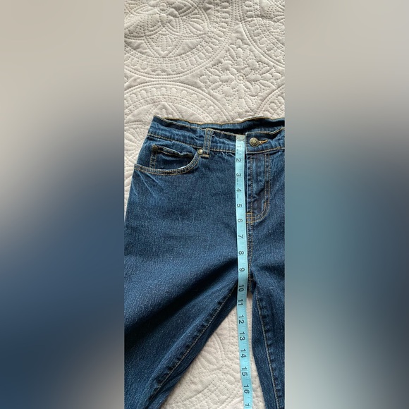 DG2 Strait Leg Size 2 Mid Rise Jeans With Lace Bottom Detail - Picture 7 of 12